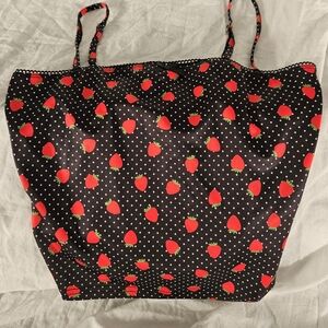 Edikted NWT Strawberry Print Black Women's Crop Top With Spaghetti Straps